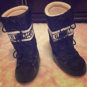 Moon boots